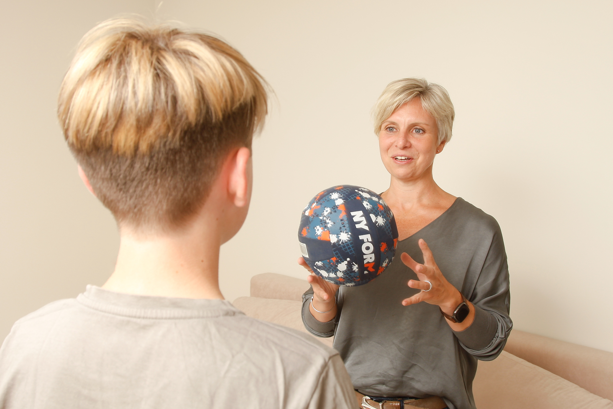 Daniela Hartleb mit Kind beim Coaching